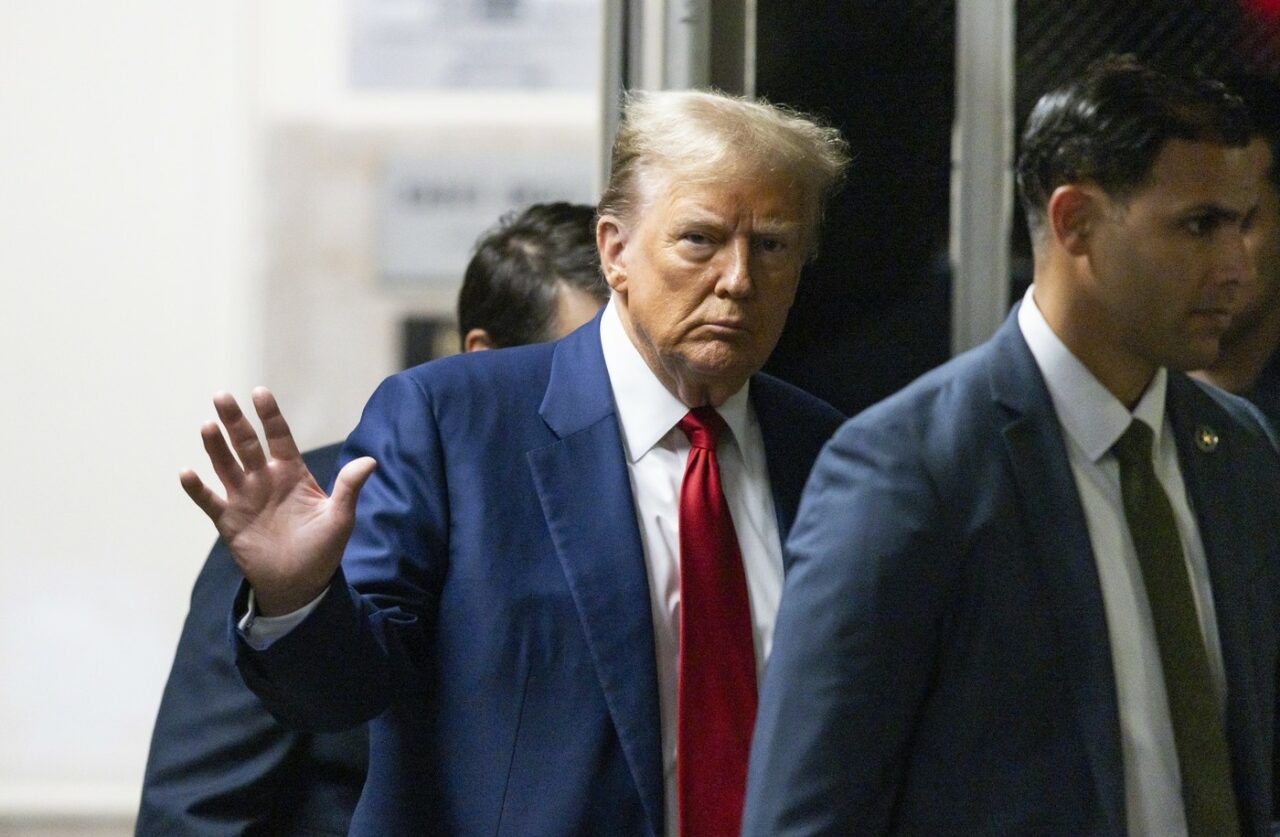 Trump a fost AMENDAT cu 9.000 de dolari din cauza sfidării unei instanțe din New York /Judecătorul îl amenință cu închisoarea