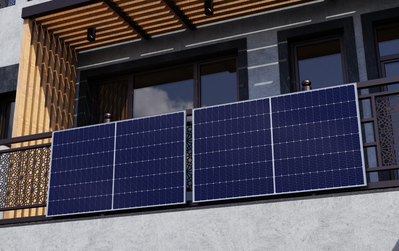 Într-o țară europeană, panourile SOLARE instalate pe balcon sunt la modă. Sunt mult mai ușor de instalat decât panourile de pe acoperiș