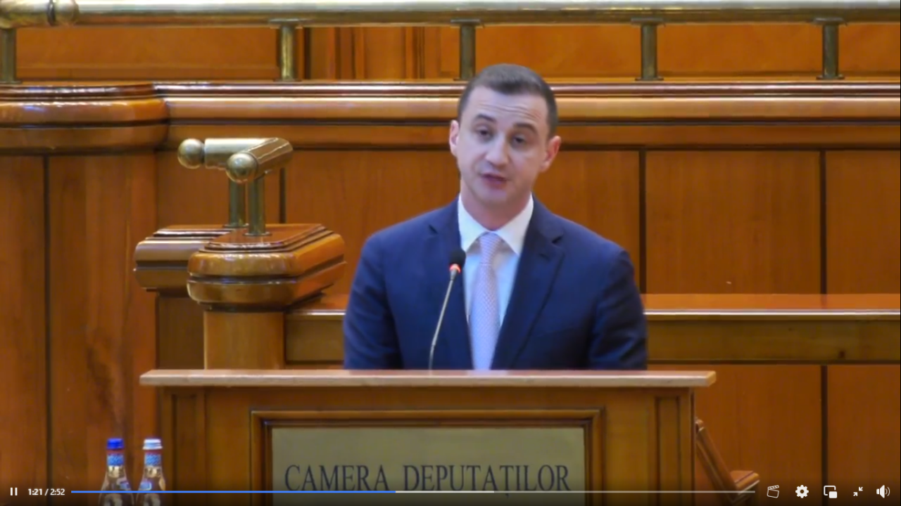 Alfred SIMONIS despre titlul cărții șefului PNL: „Un ostaş în slujba ţării” e un soi de pleonasm sau o tautologie…