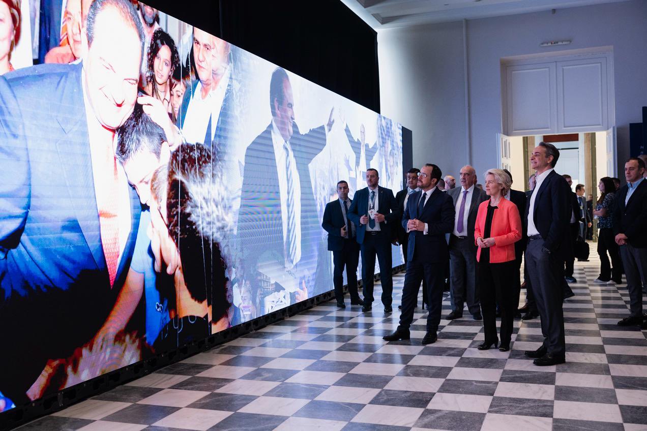 Președinta Comisiei Europene în Grecia: Prietenii lui Putin încearcă se rescrie istoria. Datoria noastră este să ripostăm