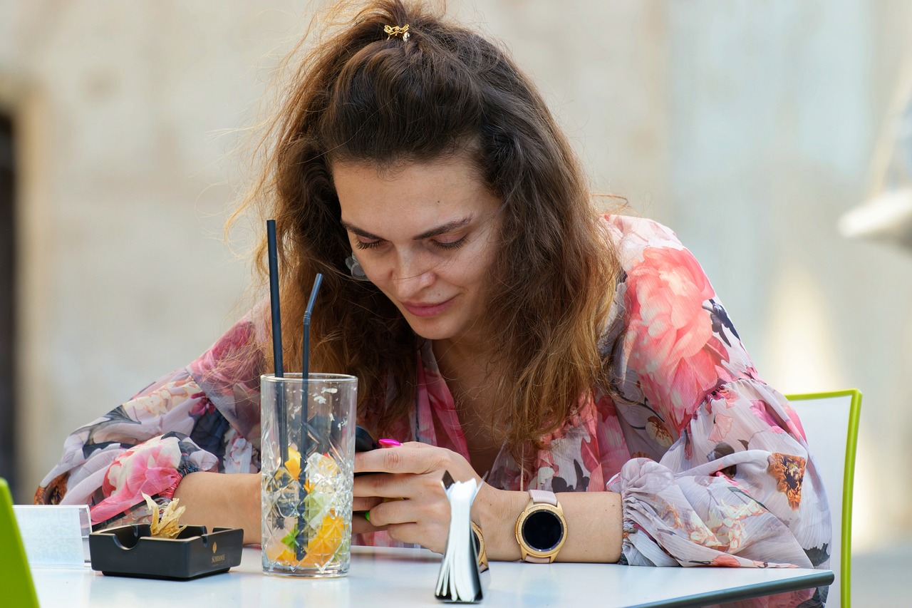 Fost model la un pas de moarte! Femeia a încercat să se vindece de cancer cu SUC