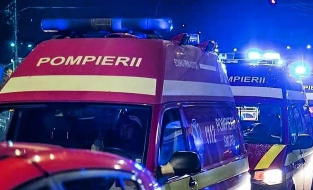 INCENDIU de proporții într-un centru comercial din sectorul 5 al Capitalei. Autoritățile au intervenit pentru stingerea flăcărilor