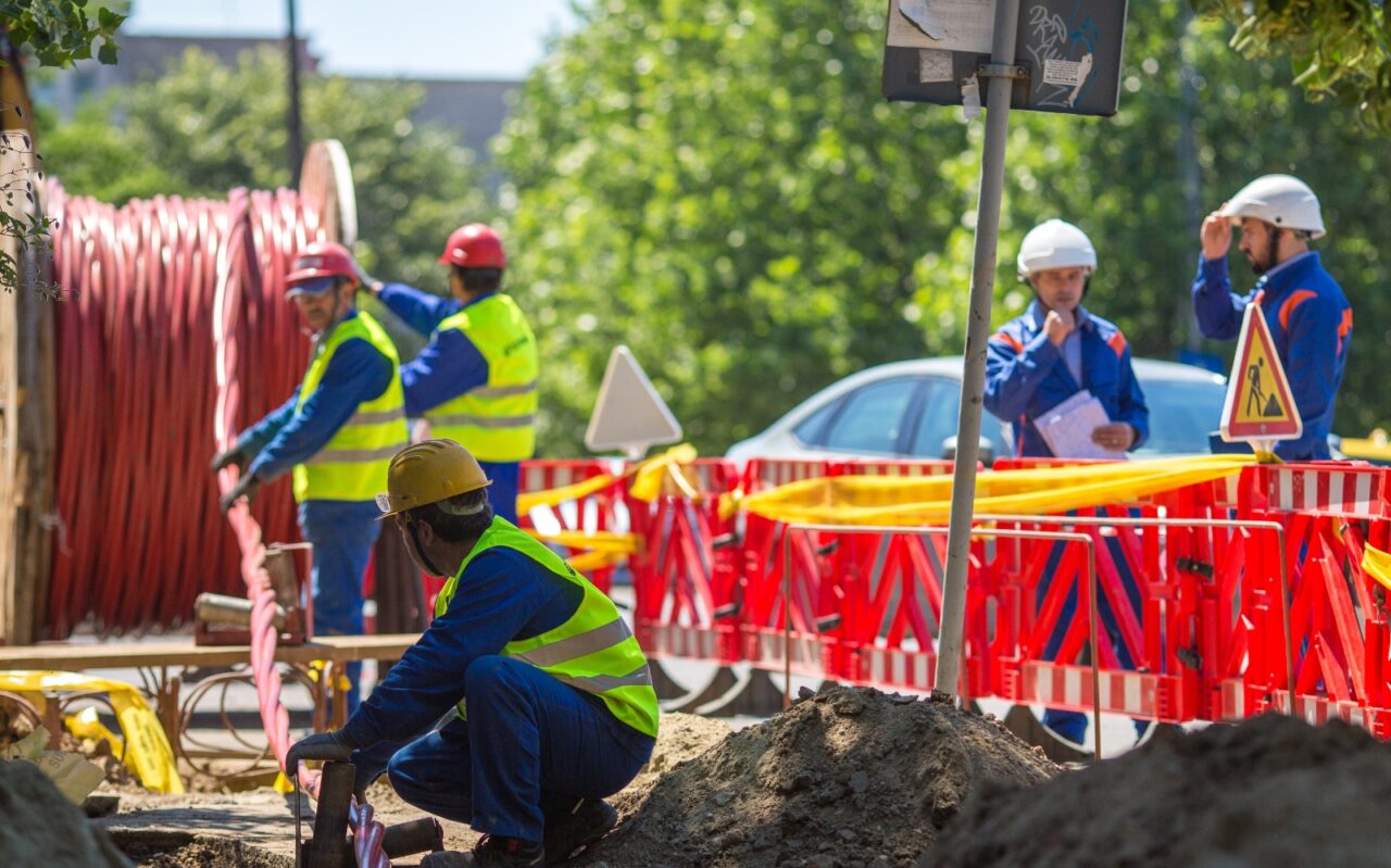 (P) Companiile Rețele Electrice cumpără cabluri și conductoare în valoare de circa 190 milioane lei pentru proiectele de modernizare a rețelei