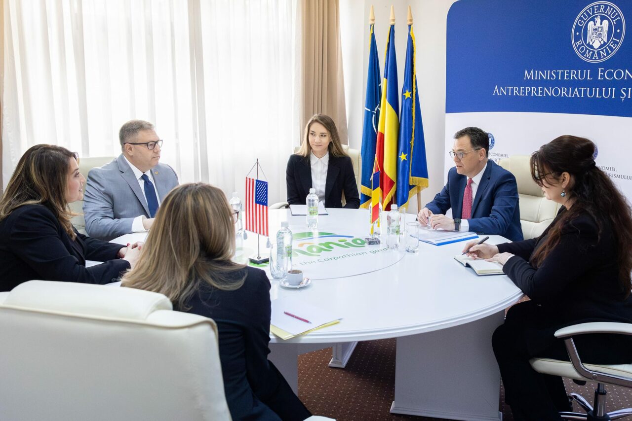 Radu Oprea, întâlnire cu delegaţia Departamentului pentru Comerţ al Statelor Unite: România poate deveni un HUB investiţional pentru SUA