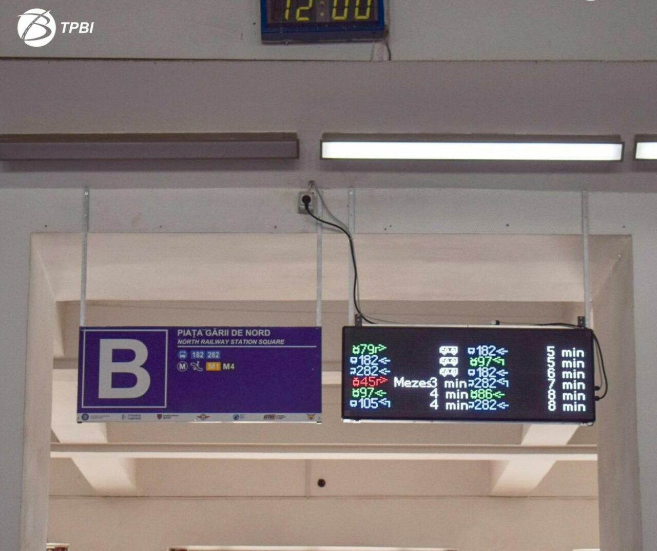 Pasagerii aflaţi în GARA de NORD au acum la dispoziție PANOURI DIGITALE cu informații despre călătoria în Bucureşti