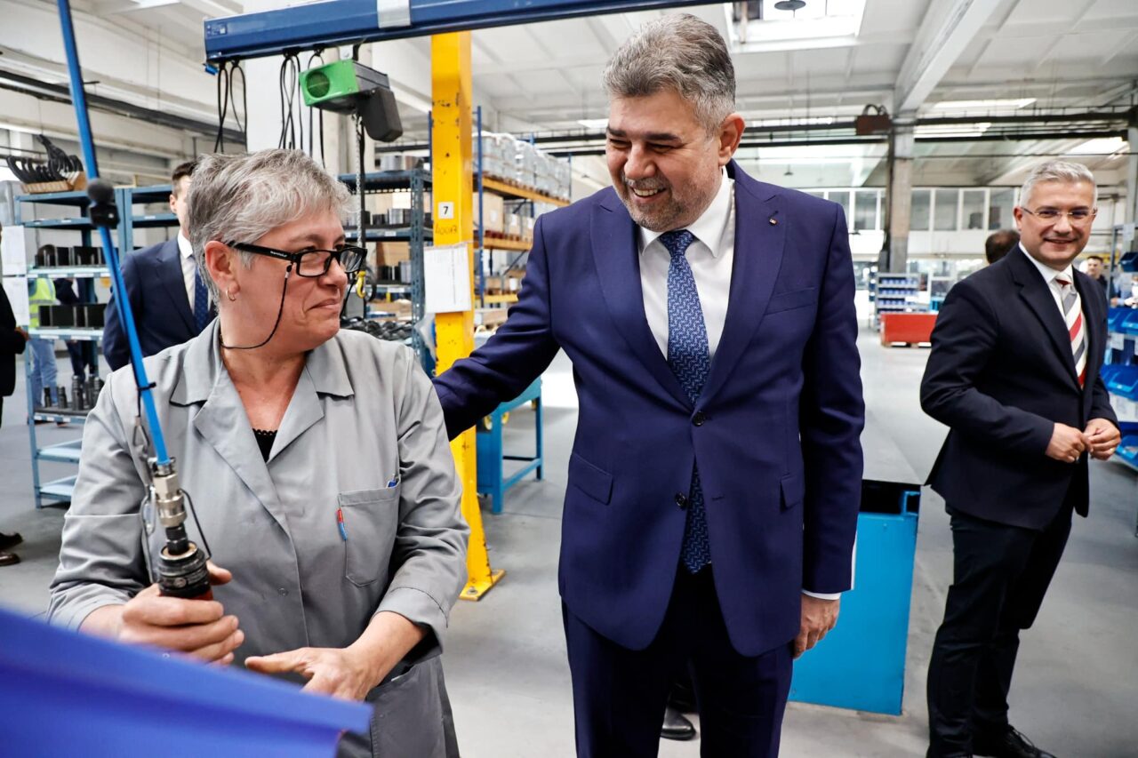 Marcel Ciolacu promovează INDUSTRIA națională într-o vizită la Electroprecizia Săcele: „Cumpără românește” este mai mult decât un slogan!