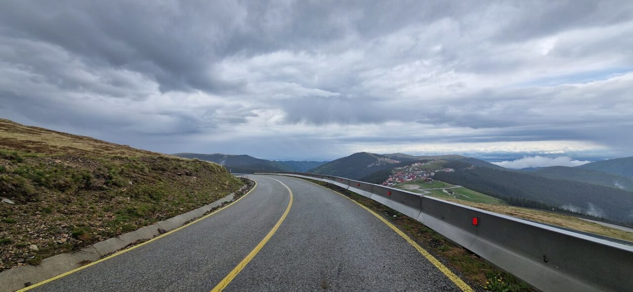 Când se redeschide Transalpina, unul dintre cele mai spectaculoase drumuri din România