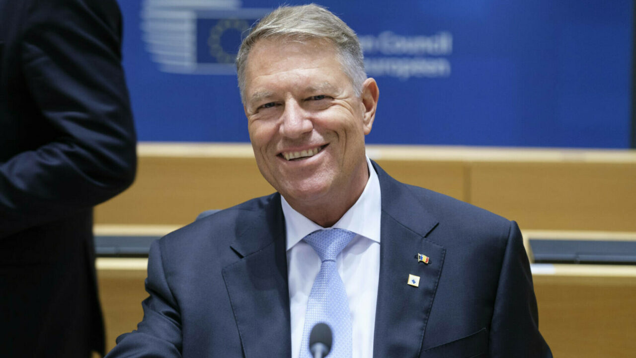 Ce PENSIE va avea Klaus Iohannis, după ce s-a retras din postul de profesor la Sibiu: „Se va încadra undeva la 8.000 și ceva 9.000 de lei”