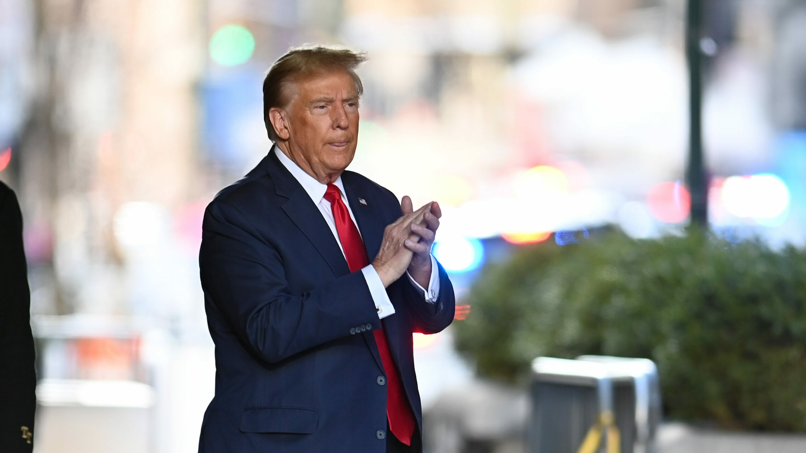 Donald TRUMP încalcă interdicția de a vorbi, pentru a zecea oară / Judecătorul îl amenință cu ÎNCHISOAREA / Trump acuză Administrația Biden