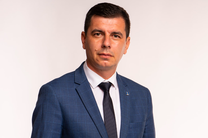 Deputatul PNL Emil Dumitru: ,,L-am găsit pe colegul meu plin de SÂNGE în dreptul nasului şi pe domnul Vîlceanu destul de agitat”
