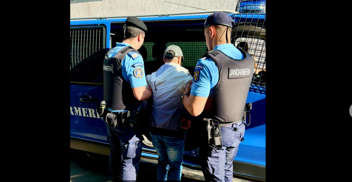 Alertă în București: Cetăţean străin, prins de jandarmi când făcea gesturi OBSCENE în apropierea unui loc de joacă pentru copii