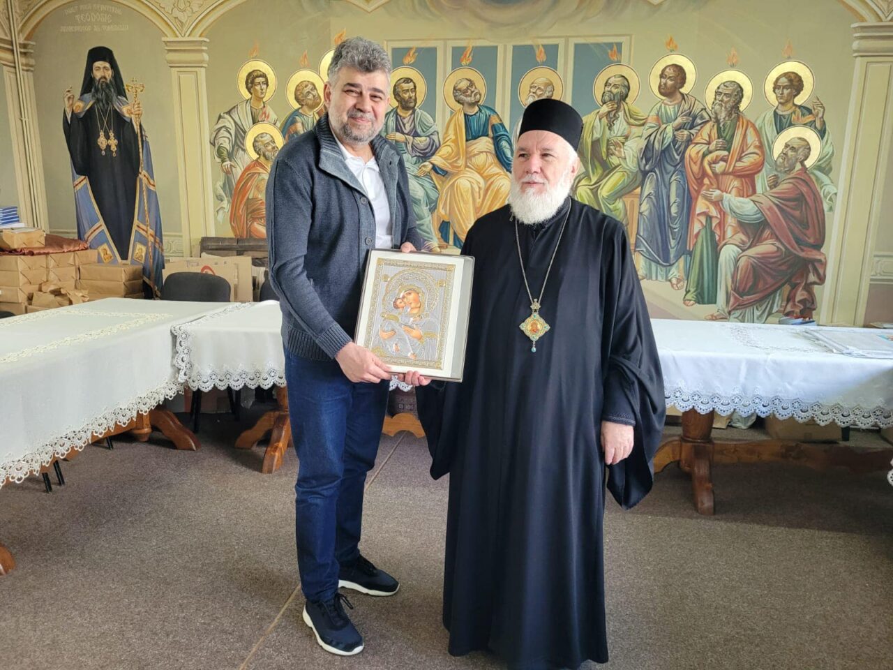În Vinerea MARE, premierul Marcel CIOLACU a mers în Cartierul DALLAS din Tulcea/Concluzia: să continue politicile socio-economice