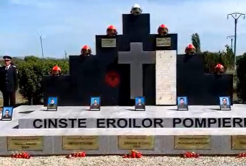 Două decenii de la catastrofa de la MIHĂILEȘTI. Comemorare la locul unde 18 oameni și-au pierdut viața în urma exploziei uriașe