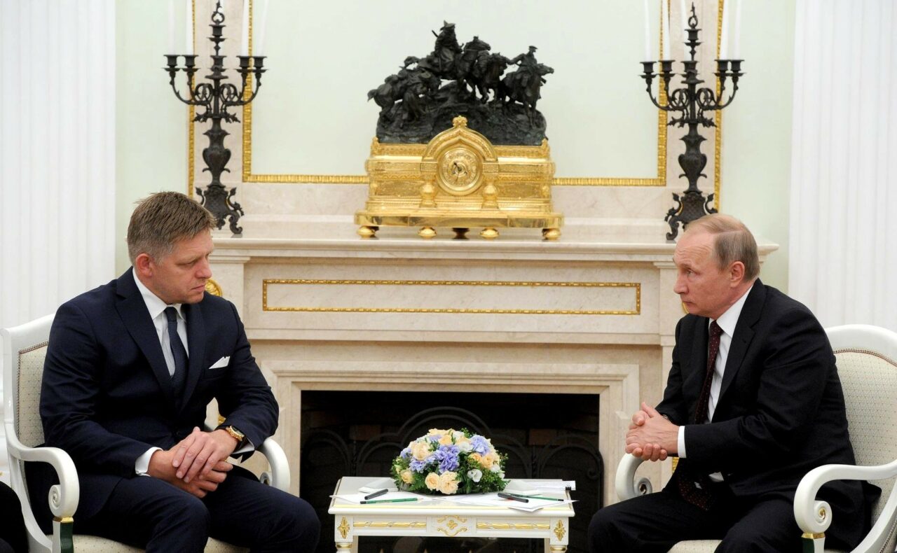 Cine este ROBERT FICO, premierul slovac prieten cu Putin care a refuzat să mai furnizeze armament Ucrainei