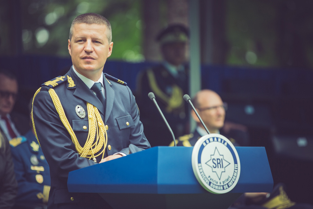Președintele a semnat decretul de trecere în rezervă a adjunctului șefului SRI. Generalul cu trei stele Romeo-Cristian Bizadea are 48 de ani
