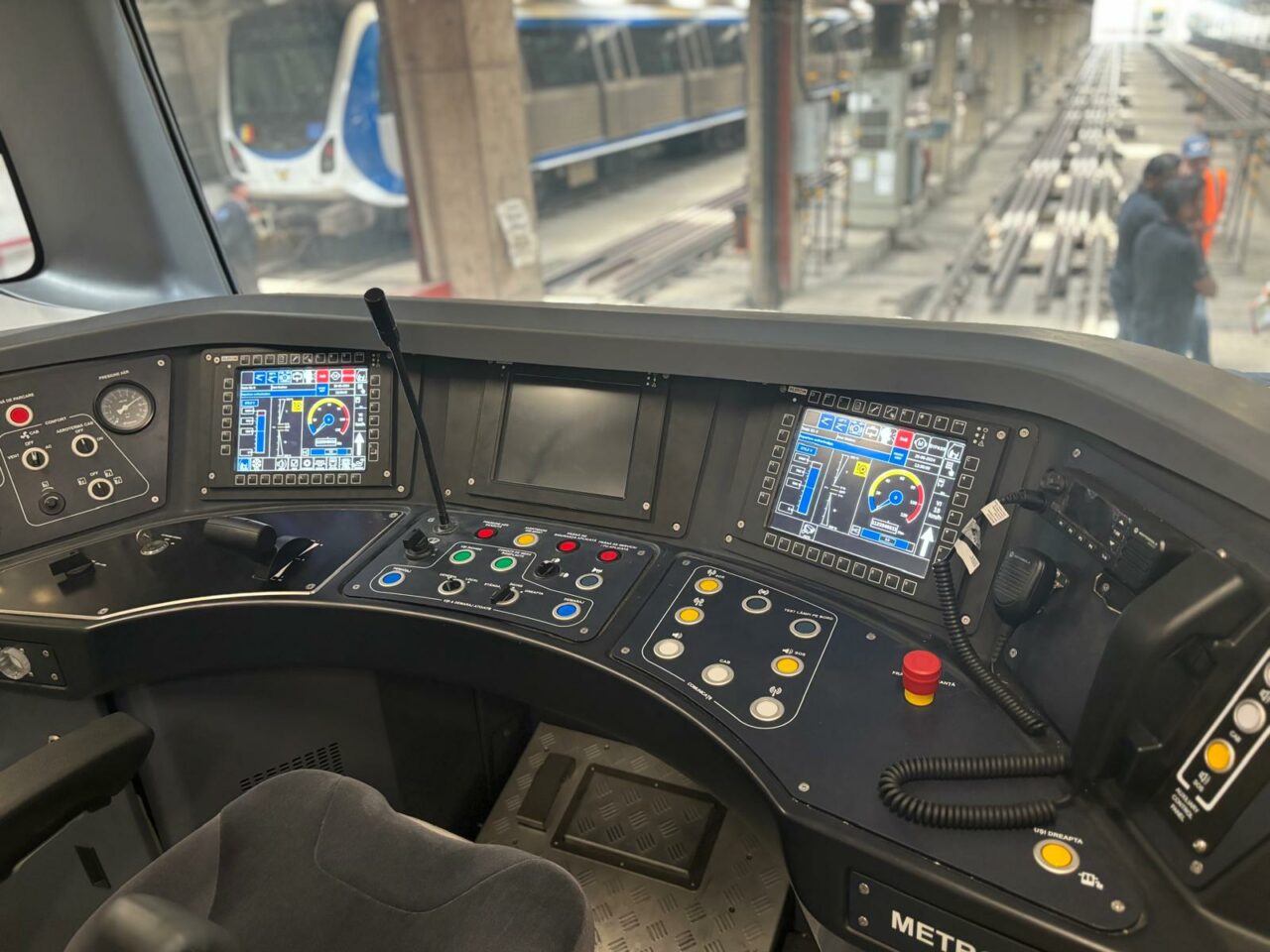 Accident la METROU. Un călător a căzut pe șine la stația „Eroilor”