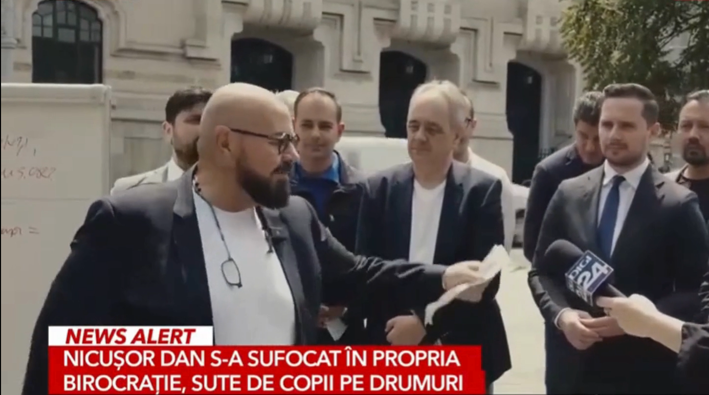 Piedone îl ACUZĂ pe Nicușor Dan că a împiedicat reabilitarea școlii I. G. Duca: "Primarul general nu semnează această autorizație"