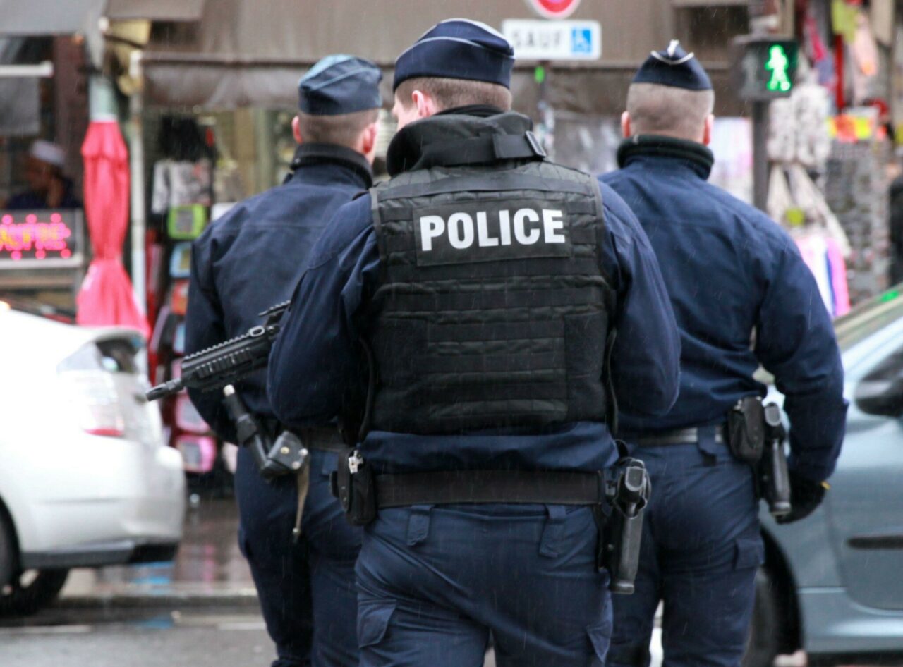 Un bărbat înarmat care încerca să „incendieze o sinagogă” a fost UCIS de poliția franceză. „Întregul oraș este în stare de șoc!”