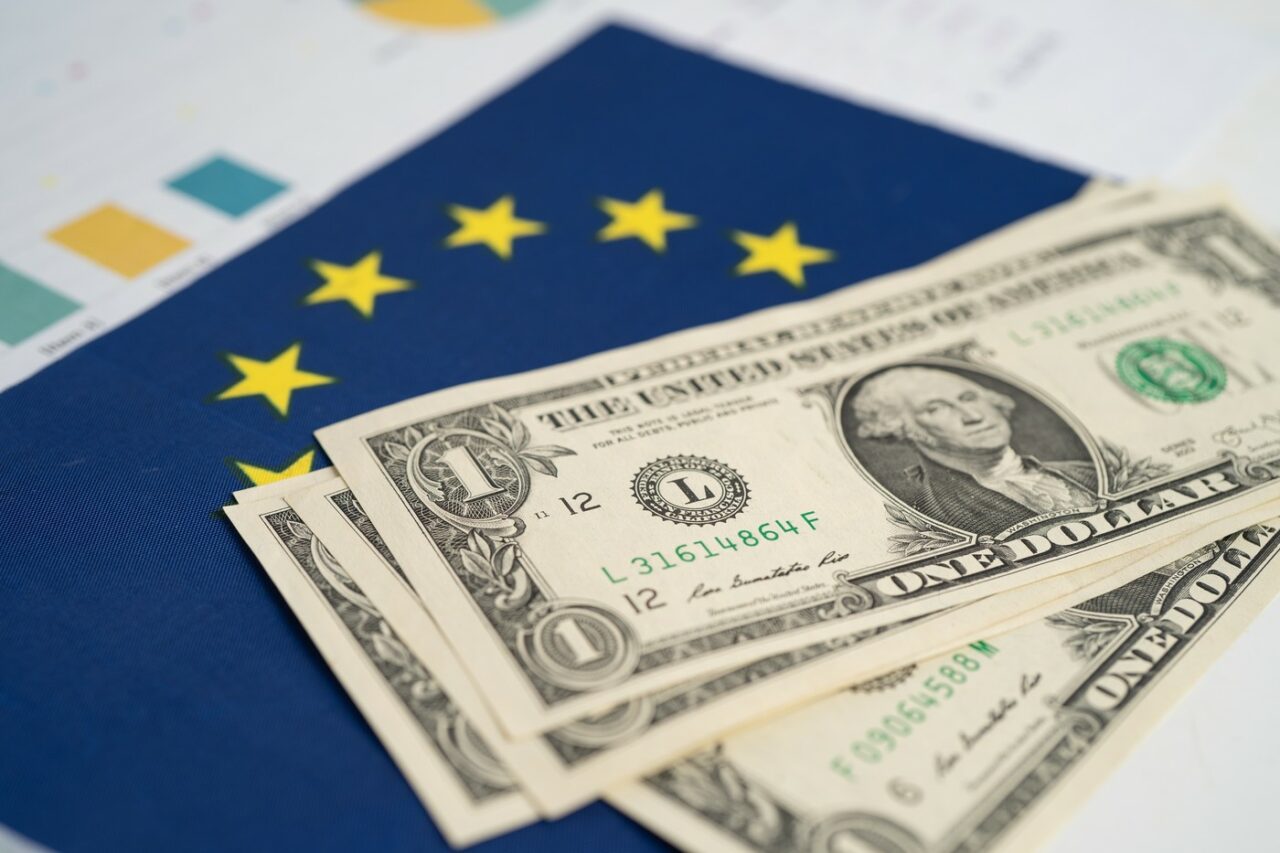 Financial Times: Poate spera Europa să rivalizeze din nou cu SUA la nivel economic? BCE menține OPTIMISMUL privind relansarea