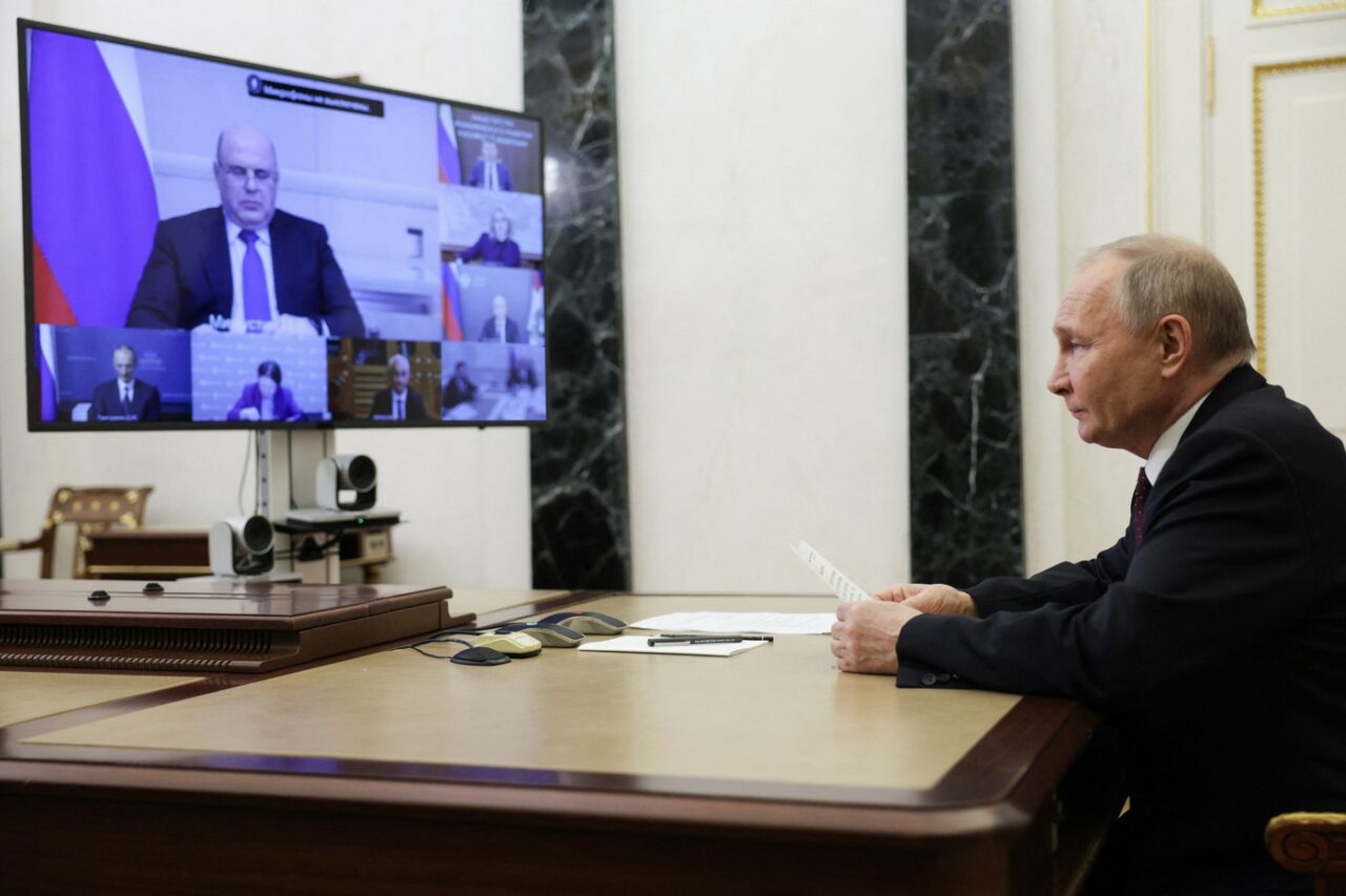 Rusia denunță afirmațiile lui Macron privind posibilitatea trimiterii de TRUPE în Ucraina /”O tendință foarte periculoasă”