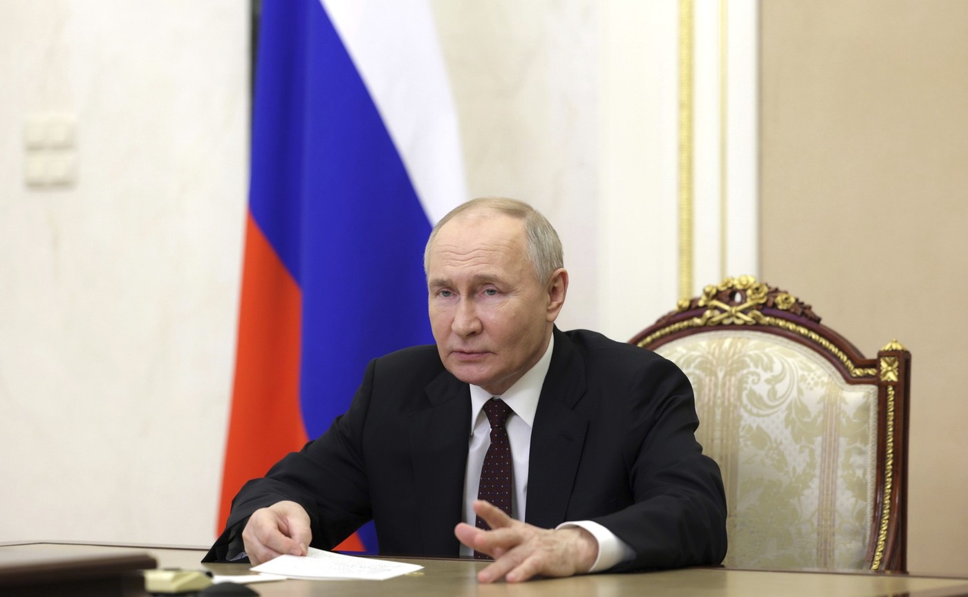 Vladimir Putin amenință iar cu armele nucleare