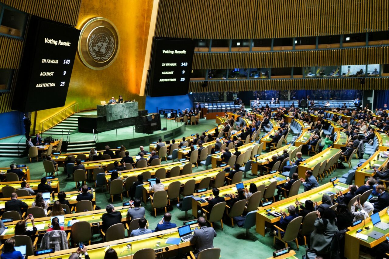 Vot FAVORABIL al Adunării Generale ONU pentru acordarea unor drepturi suplimentare misiunii palestiniene