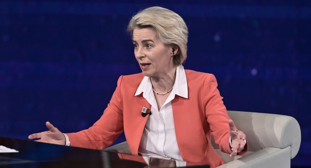 POLITICO: Von der Leyen face presiuni asupra țărilor UE pentru a propune femei pe postul de comisar pentru a evita o potențială ,,umilință”