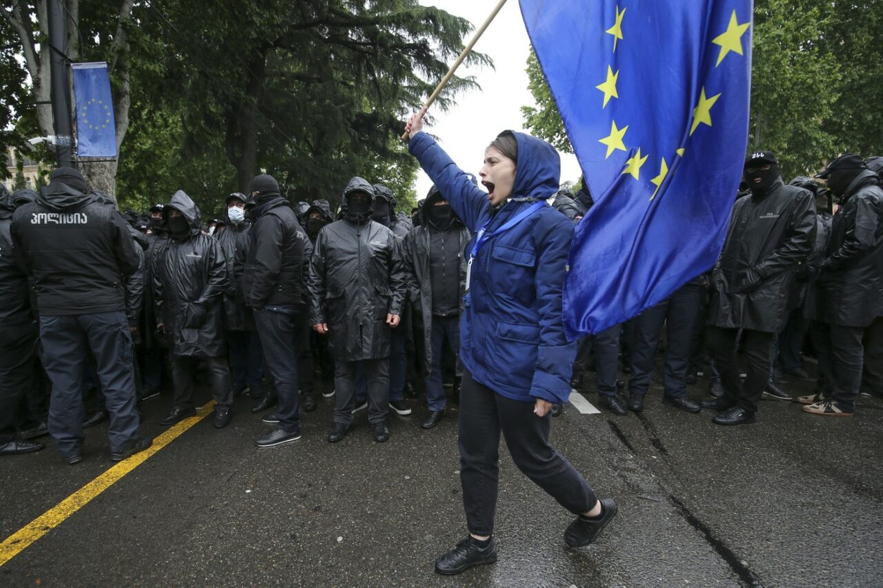 UE cere GEORGIEI să retragă legea privind ingerințele străine /”Are impact negativ asupra parcursului european”
