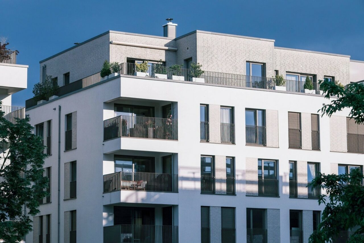 Târg imobiliar EXCLUSIVIST în Capitală: Locuințe în valoare de 7 miliarde de euro, inclusiv din Dubai și Zanzibar, expuse la vânzare
