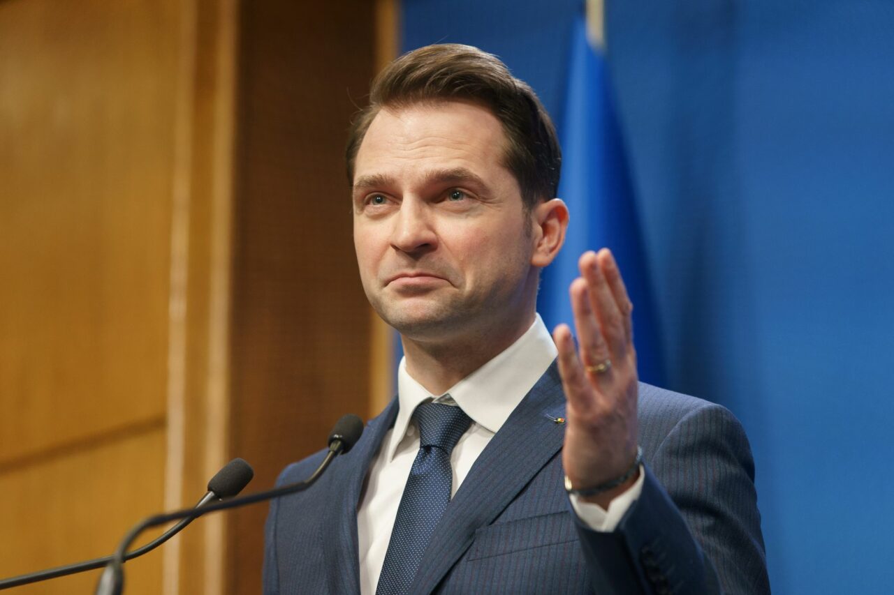 Sebastian BURDUJA, reacție vehementă după ce Dan Vîlceanu l-a agresat pe Florin Roman: „Comportament nedemn pentru democrație”