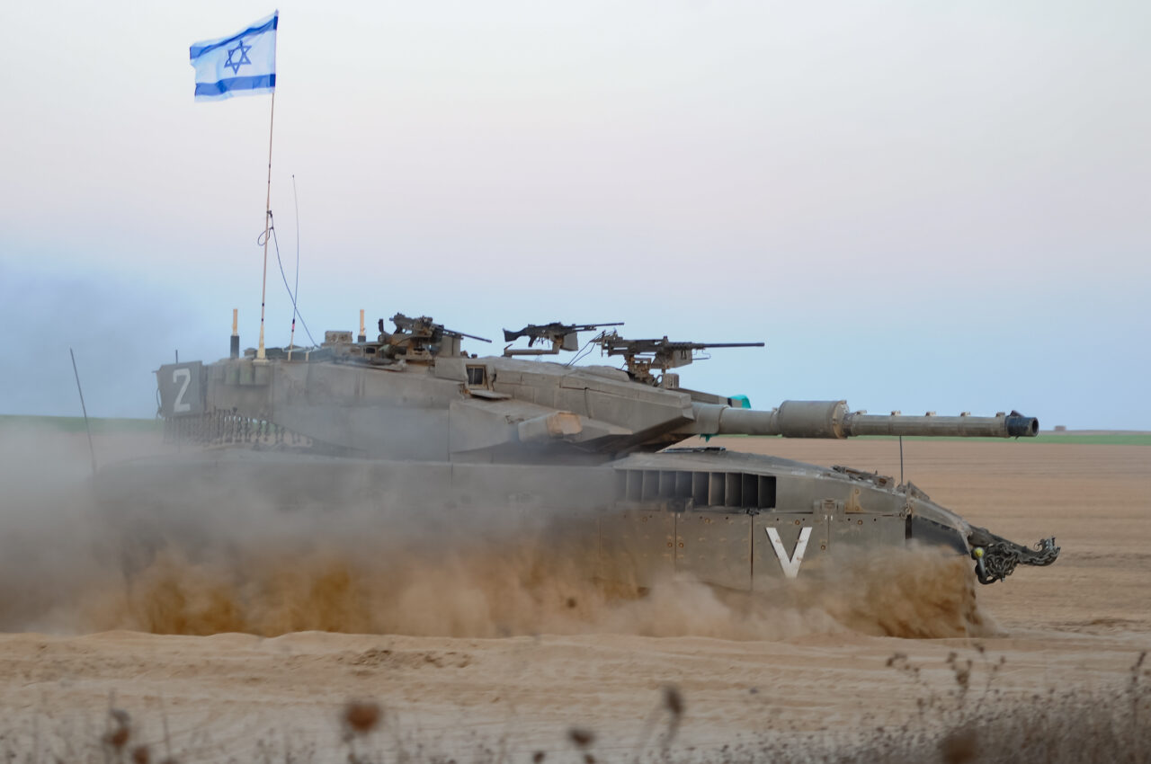 Tancurile israeliene Merkava au avansat spre estul orașului Rafah, iar avioanele F-35 bombardează vestul. UNRWA: „Nicăieri nu mai este sigur”