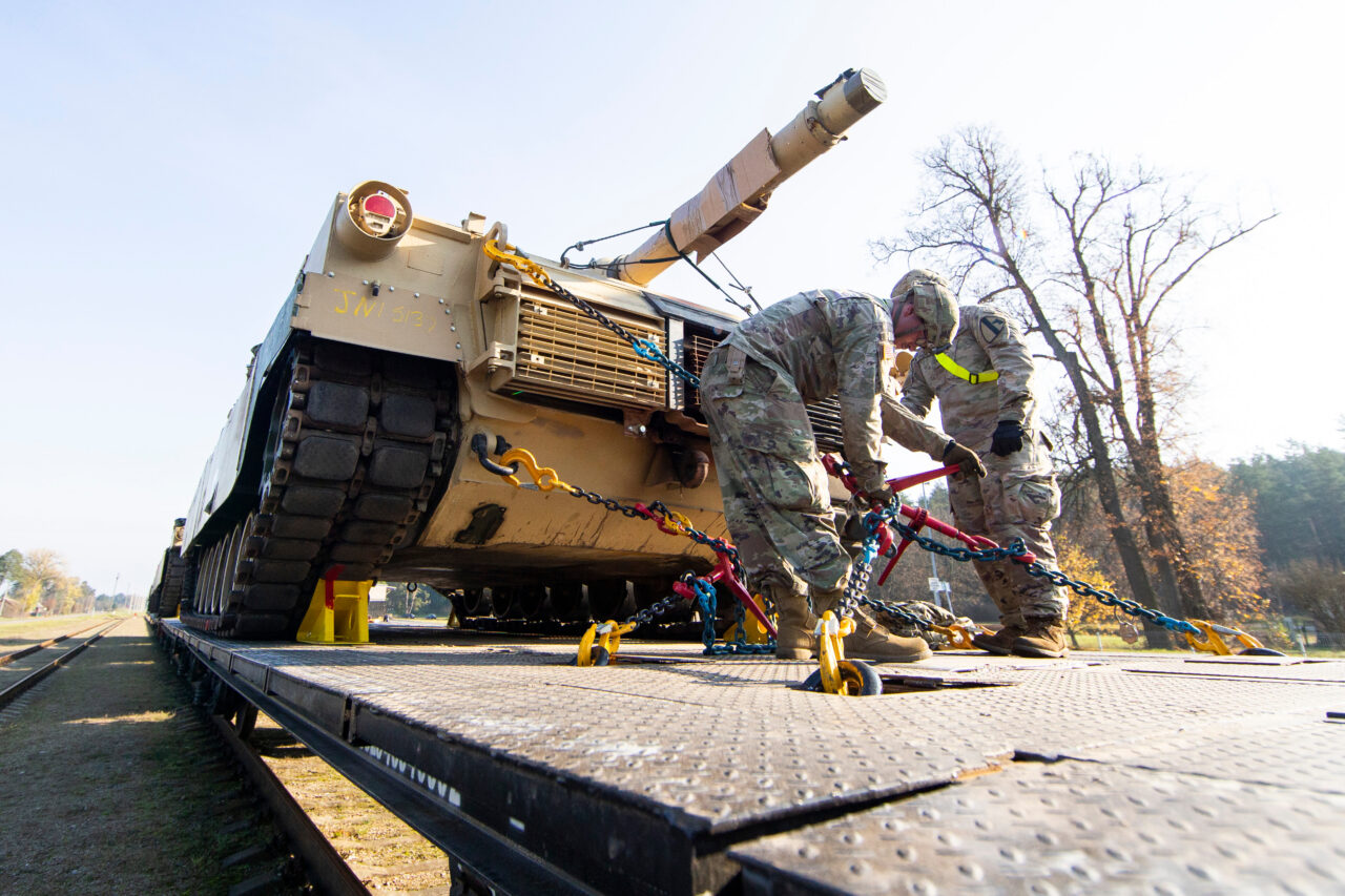La Moscova, rușii organizează o expoziție cu tancuri M1 ABRAMS și Leopard, avariate și capturate de la ucraineni
