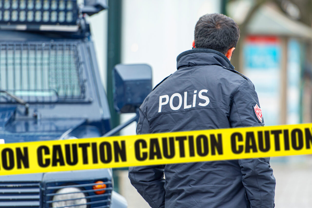 TURCIA: Trei morți după un schimb de focuri într-o cafenea din Istanbul