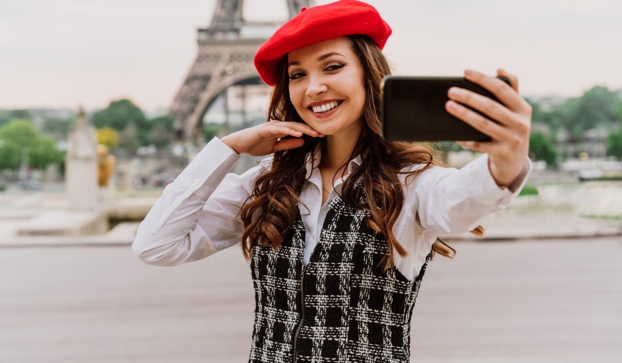 TAXĂ PE SELFIE. Mai multe țări europene o introduc pentru a preveni „supraturismul”