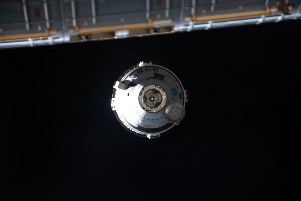 Nava spațială construită de Boeing, Starliner, are programat primul zbor pilotat de astronauți, marți, după ani de amânări. Care este miza