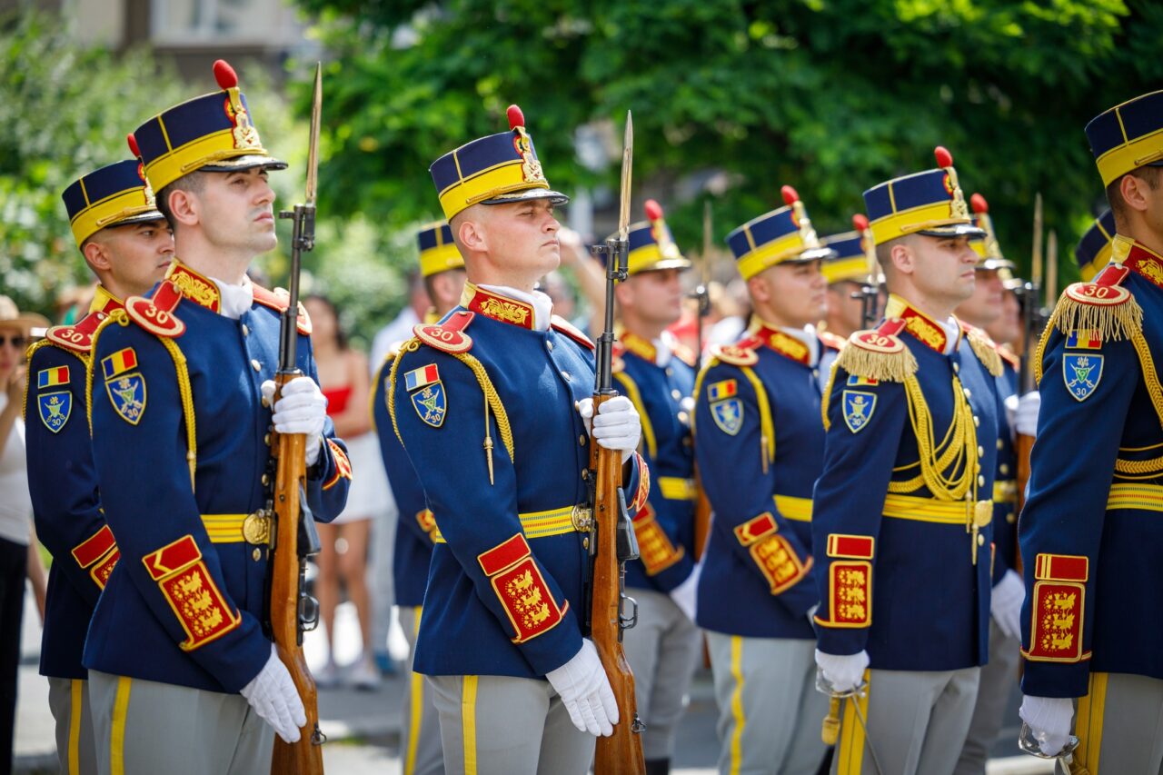 ZIUA EROILOR. Circulația rutieră va fi restricționată în București pentru desfășurarea ceremoniilor militare și religioase