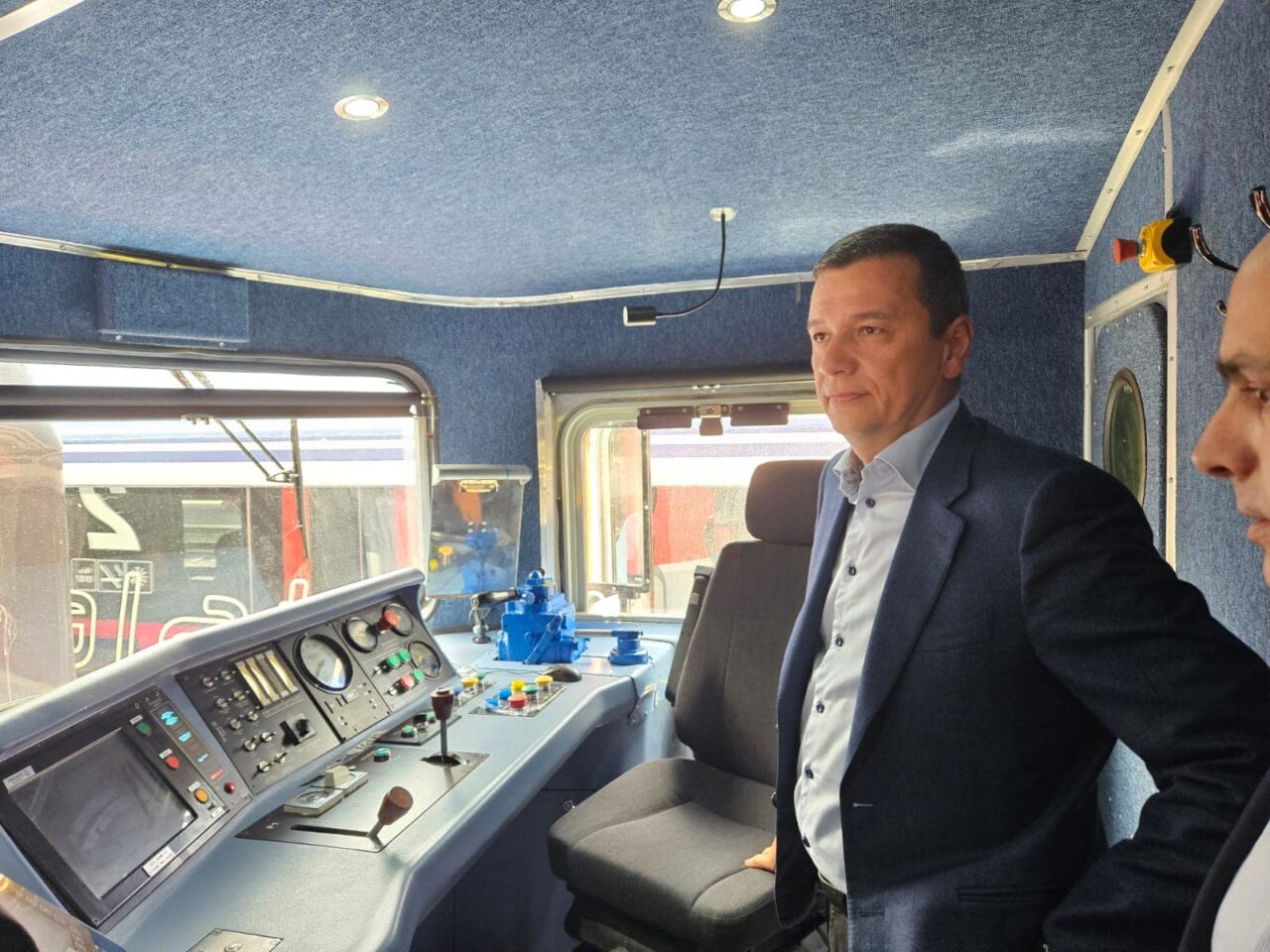 Sorin Grindeanu, vizită la Gara de Nord: 5 vagoane și 2 locomotive modernizate din fondurile CFR Călători