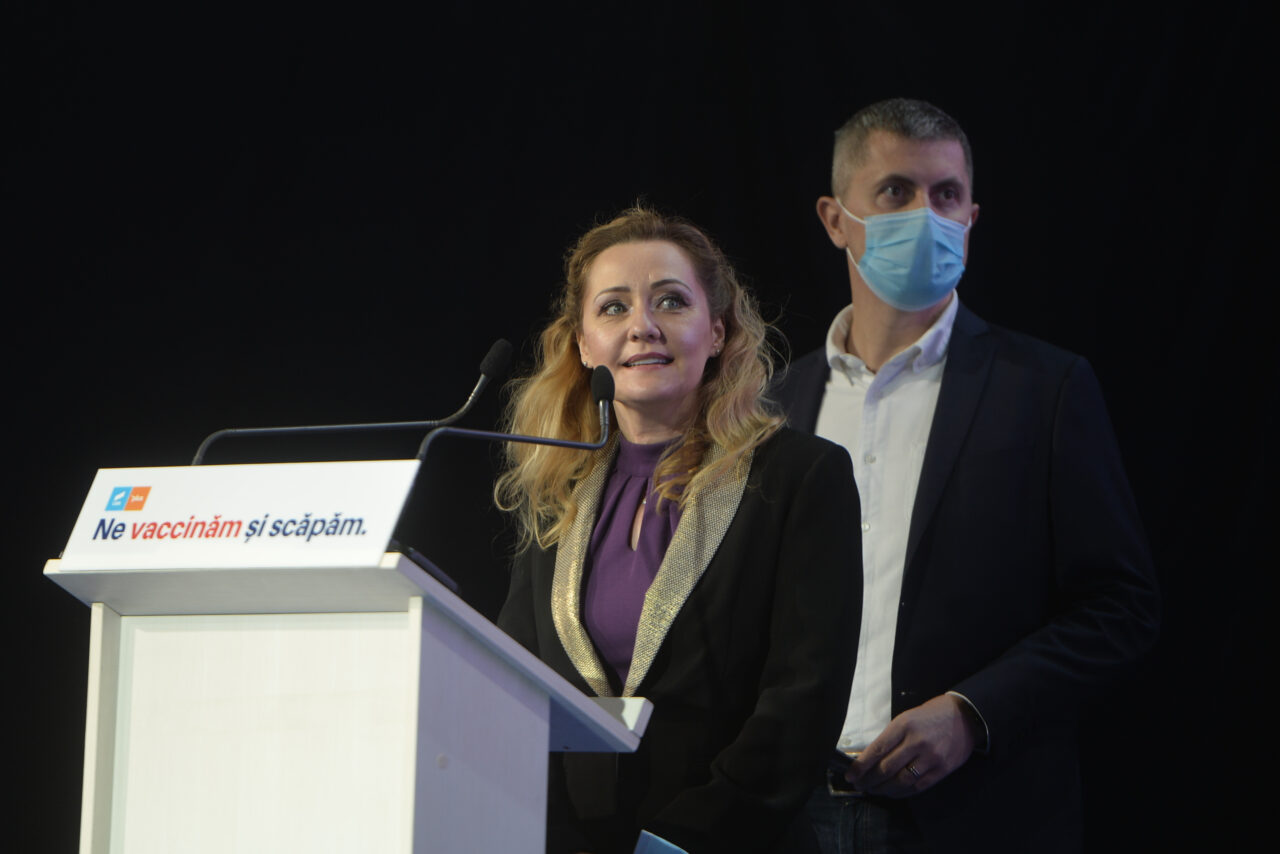 Elena LASCONI lansează săgeți la adresa lui Klaus Iohannis: „Nu voi fi într-o colivie de aur, 10 ani în concediu”