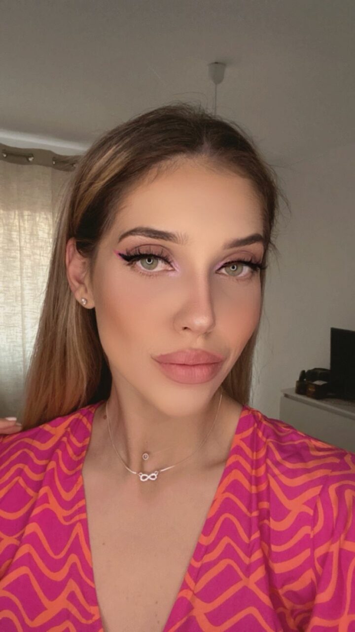 De pe teren, pe PODIUM! Sportiva care visează să fie fotomodel