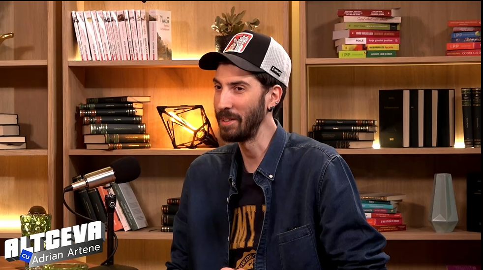 Antonio Satîru, despre partea „dureroasă” de a fi cel mai ÎNALT om: „Am dat cu capul de a trebuit să mă duc la Urgențe, să mă coasă”