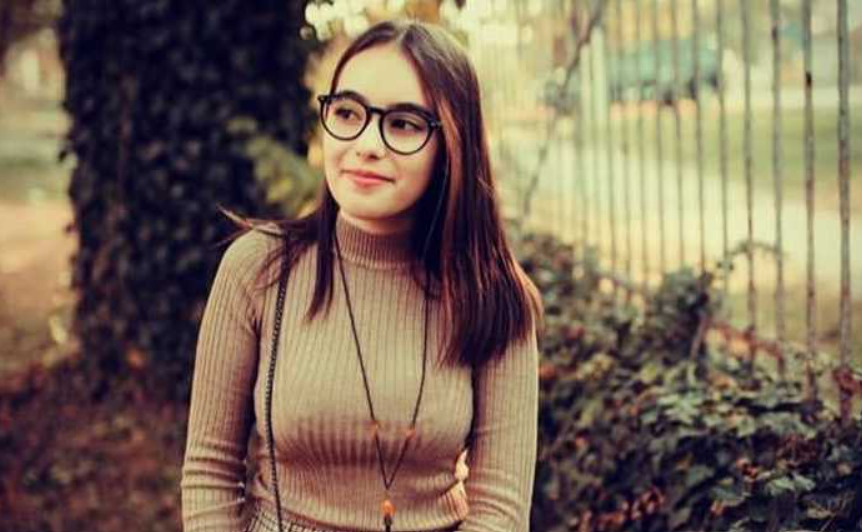 „Ce m-a învățat școala?” Șefa de promoție de la Colegiul „Mihai Viteazu” din Ineu, SEMNAL DE ALARMĂ: „Să mint, să-mi șterg cu buretele personalitatea”