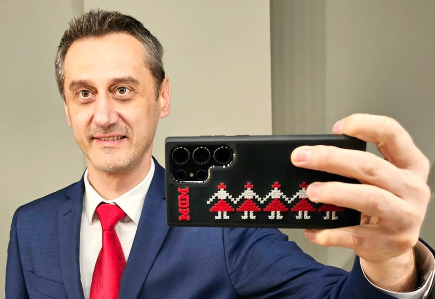 De Mezzo, candidatul PNL la Primăria Slatina, încă o ieșire în decor. S-a filmat în timp ce conducea și vorbea la telefon!