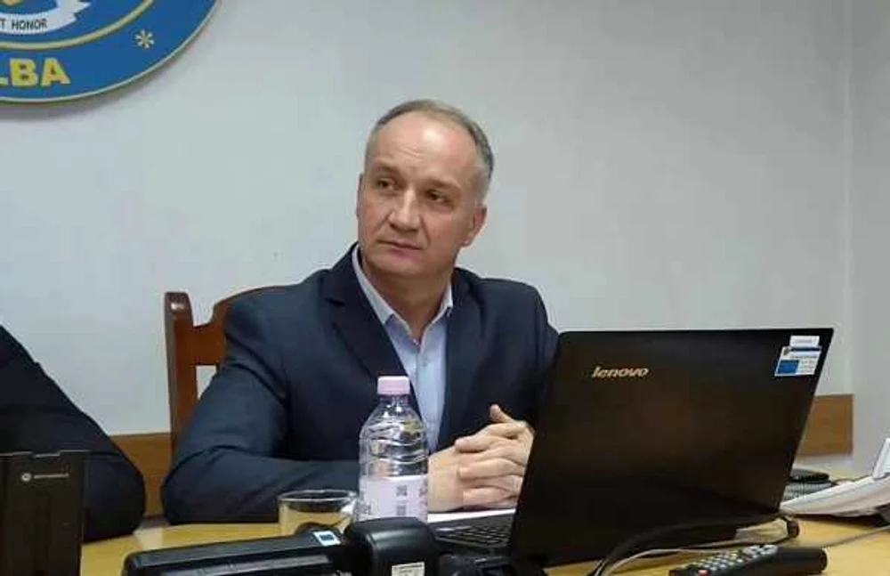 Șeful IPJ Alba a fost SCHIMBAT din funcție. Comisarul-şef Florin Dogaru ar fi vizat de o ANCHETĂ a DNA – SURSE