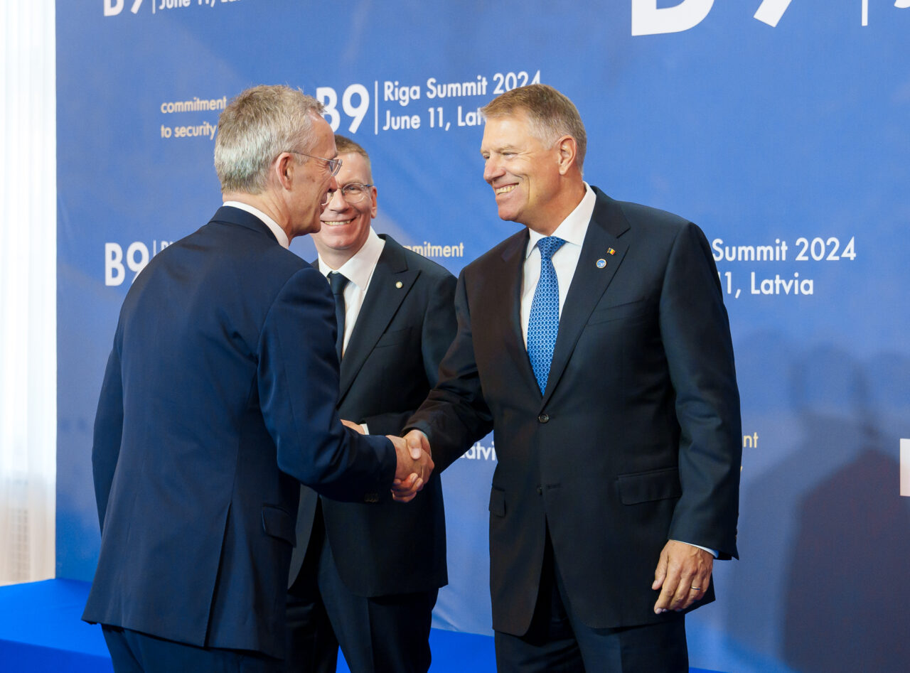 Klaus IOHANNIS coprezidează Summitul Formatului B9, în prezența secretarului general al NATO, Jens Stoltenberg