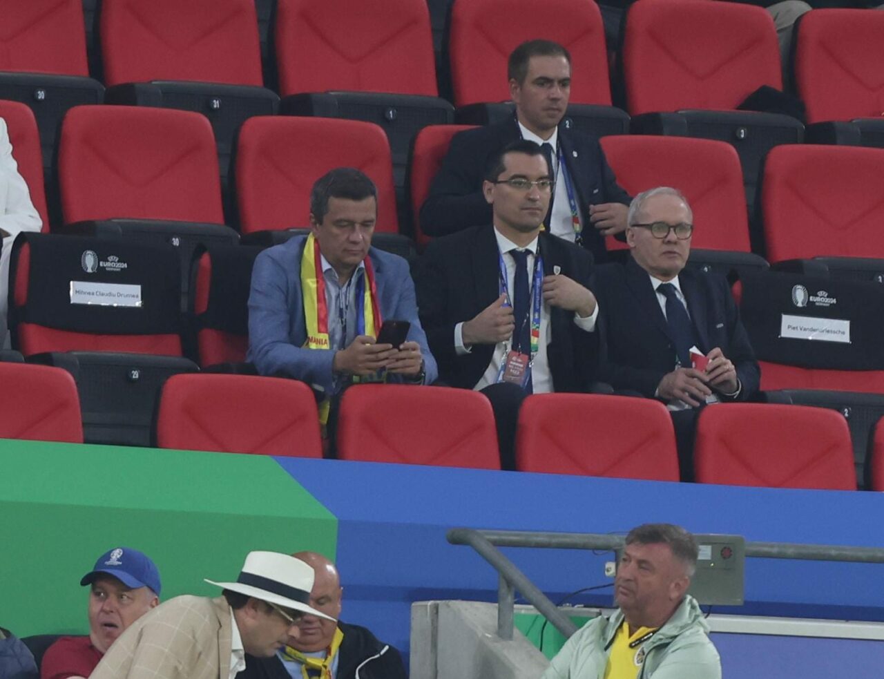Sorin Grindeanu, PREZENT la meciul României cu Belgia de la Koln. Ministrul Transporturilor a stat în tribună alături de șeful FRF, Răzvan Burleanu