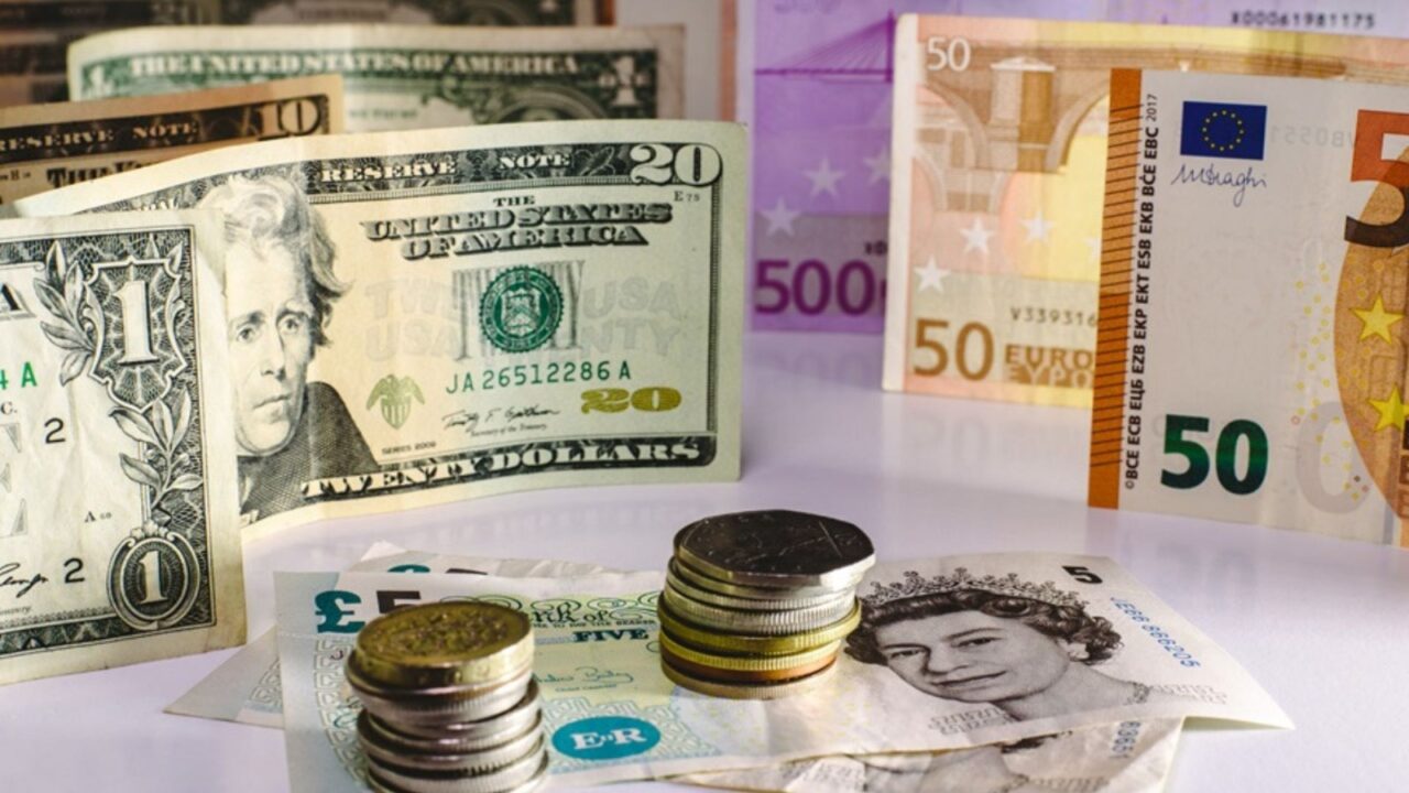 Cursul valutar si impactul acestuia asupra produselor de creditare (P)