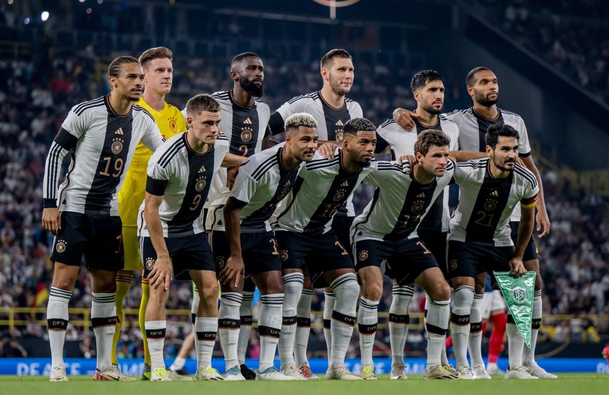 9 din 24 de echipe de la EURO au mai ridicat trofeul