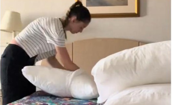 O tânără studentă din România care lucrează în SUA dezvăluie adevărul despre Work and Travel: „Șefa îmi ia bacşişul”