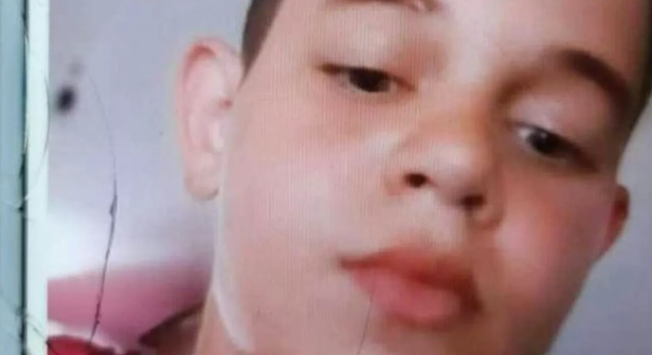 Samuel, un băiat de 11 ani, a DISPĂRUT de acasă. Poliția din Botoșani a început o operațiune extinsă de căutare