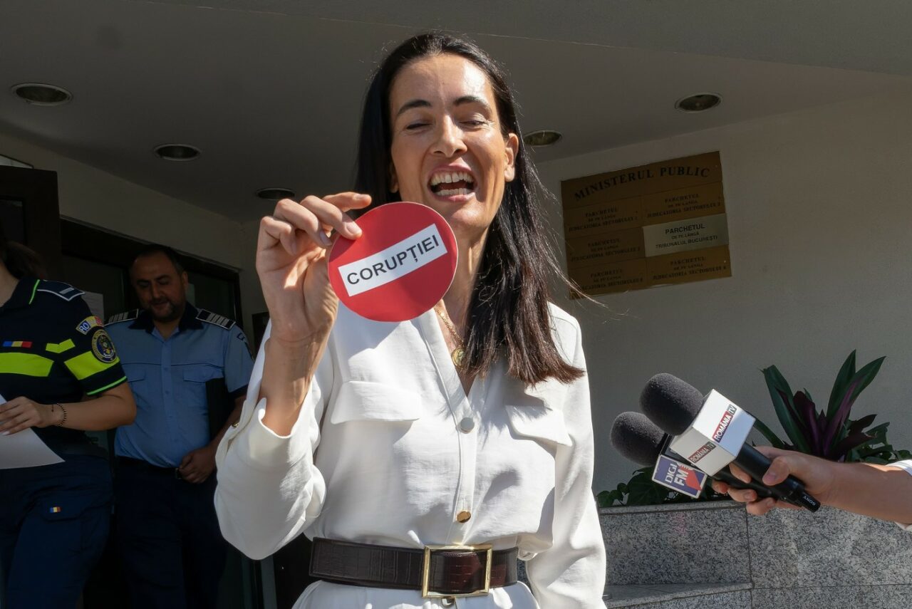 Clotilde Armand, vizată de o nouă acuzație într-un dosar deschis de DIICOT. Baza de date dintr-un centru de îngrijire, folosită pentru semnături